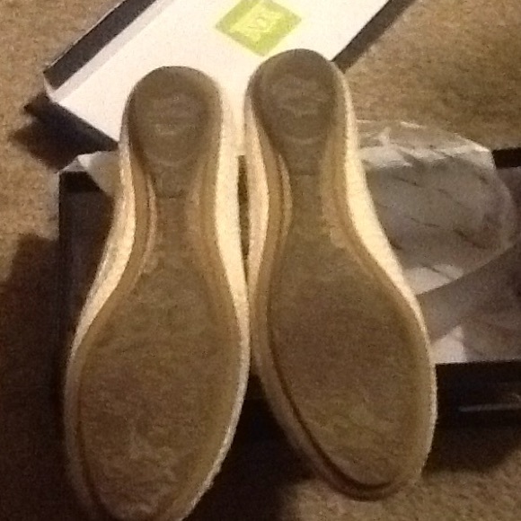 Shoes - Picture 4 of 5